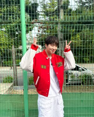 Lee Seung-hoon Instagram - 지축을 박차고🔥
#입실렌티#댄스가수유랑단 🕺🏻💃🏻