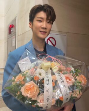 Lee Seung-hoon Instagram - 덕분에 많이 울고 웃었습니다
지금까지 훈삼동을 서포트 해주신 여러분 모두 진심으로 감사합니다🩵
앞으로도 저의 Keep dancing은 계속됩니다🕺🏻 #드림하이