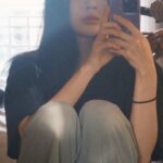 Lee Sun-bin Instagram - 🤳🏻🚦🐶💋