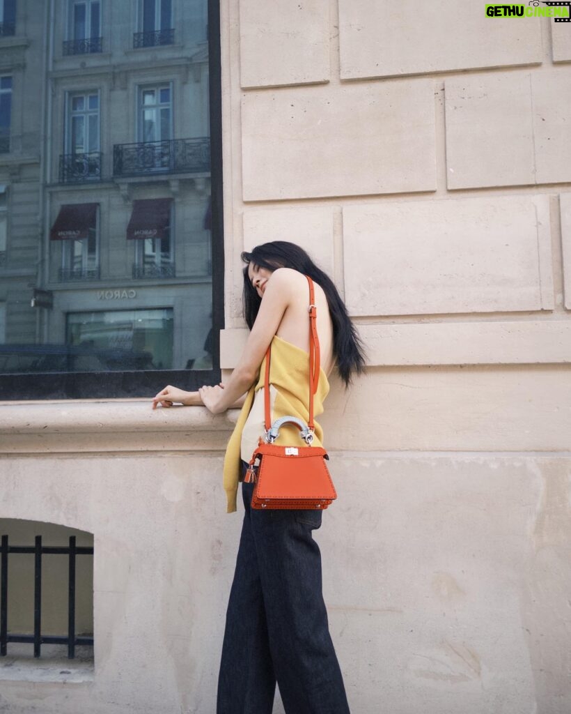 Lee Sun-bin Instagram - 𝚃𝚑𝚊𝚗𝚔 𝚢𝚘𝚞 𝚏𝚎𝚗𝚍𝚒 💋 #AD @fendi #Fendipeekaboo #fendi