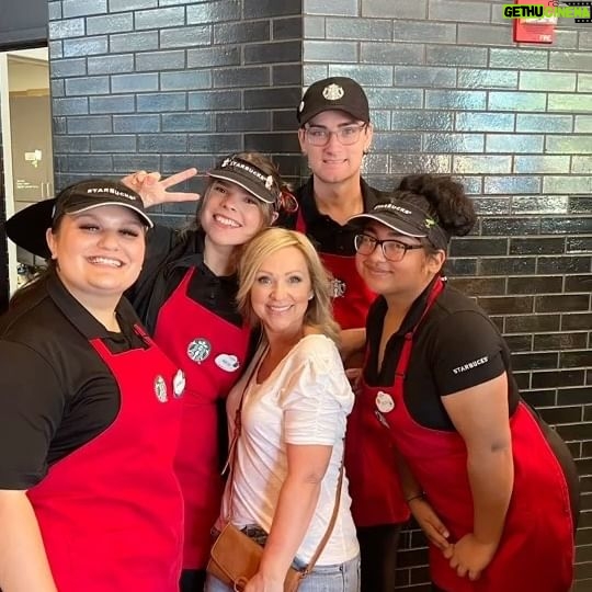 Leigh-Allyn Baker Instagram - This is how you do it!!! See, I politely asked if I could get a picture with my friends at @universalorlando @starbucks #love #fansarefriends #friends #coffee #goodluckcharlie #universalstudios