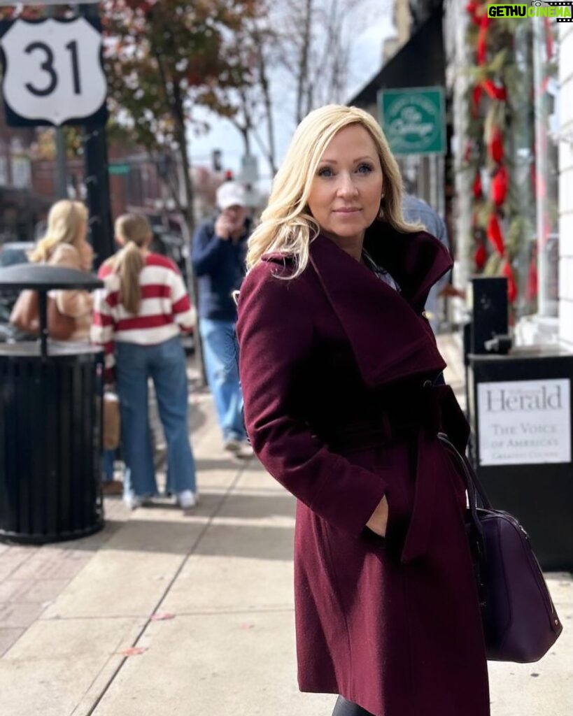 Leigh-Allyn Baker Instagram - Just another beautiful day in Tennessee! ❤️ #leighallynbaker #franklintn #home #goodluckcharlie #amyduncan #babam