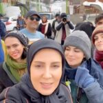 Leila Bolukat Instagram - بچه های دوست داشتنی و نجیب و صبور دلم واسه همتون تنگ شده،بازم تاکید میکنم فیلمبرداری سریال آذر ماه ۹۸ تمام شد. نظراتتون راجب سریال و لطفا کامنت بزارید و ایا مینا مادر مینو با این گریم جسورانه قابل باور شده یا نه ؟! ممنون که ما رو دنبال میکنید. @azsarnevesht.series @mohammadsoltaanie @peyman_garzam @rezakeshavarzi @fereshtehgoudarzi_makeupartist @navid.ahmadzadeh1992 @mahdistavakkoli #لیلا_بلوکات #از_سرنوشت #شبکه_دو