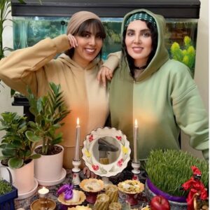 Leila Bolukat Instagram - عیدتون مبارک 🌹🌱🌺🍀🦚🧚‍♀️❤️ البته دامادمونم بود با رادمان فراموش کردم 😘😉🙈 خلاصه ایام بکام #لیلا_بلوکات #نوشا_بلوکات #قرن_جدید #سال_نو_مبارک #حال_دلتون_خوب 🌱#