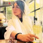 Leila Bolukat Instagram - یک روز از همین روزها بلندتر خواهیم خندید... و زندگی را جورِ دیگر زندگی خواهیم کرد #لیلا_بلوکات #زندگی_شاد #خندیدن #روزمرگی #زندگی_زیباست_اگر_زیبا_زندگی_کنیم