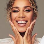 Leona Lewis Instagram - Thankyou @amazonmusicuk for celebrating Christmas with me and sharing this lovely festive Billboard to celebrate ‘Christmas, With Love’ 🎄 It’s live at Outernet, Tottenham Court Rd in London until midnight on Monday. Send me pics if you see it ❤️❤️
