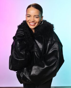Leslie Grace Instagram - 🖤🏆🎞️ @sundanceorg @styledbyfern @inthesummersfilm