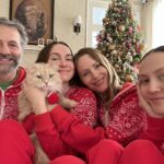 Leslie Mann Instagram – Merry Christmas and happy holidays from my family to yours❤️