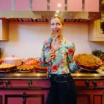 Leslie Mann Instagram – Who wants pie 🥧🥧🥧