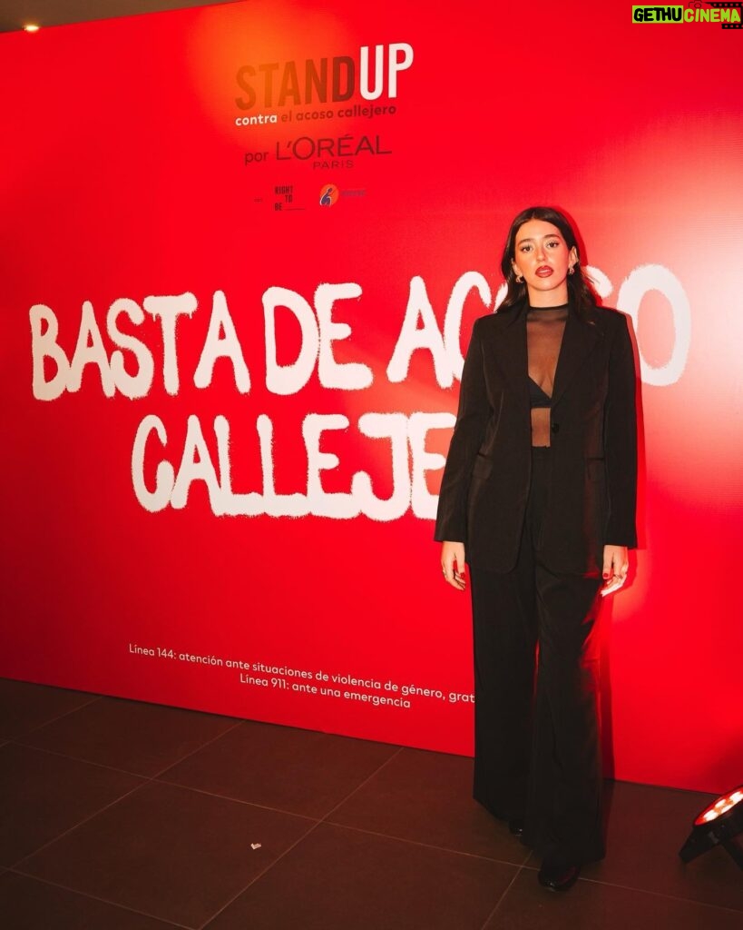 Leticia Siciliani Instagram - ¿Sabías que el acoso en el espacio público es una de las modalidades de violencia de género más naturalizadas, más habituales y extendidas en el mundo entero? Les comparto un poco de lo que vivimos ayer en el evento de la campaña Stand Up contra el acoso callejero de L'Oréal Paris. #BastaDeAcosoCallejero #WeStandUp @lorealparis @lorealgroupe_latam