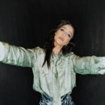 Levante Instagram - T R E N T O F U T U R A Grazie Trento di avermi fatta sentire amata e grazie @francesca_michielin della tua grande generosità e del talento ❤️ per esserci stata e per esserci tutte le volte che ti cerco. Questo tour è arrivato quasi al termine e ne sento già la mancanza. Ci vediamo a Udine, per festeggiare le nostre rinascite e dirci arrivederci, arrivederci ancora. L. 📸 @is.iside