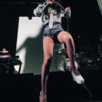 Levante Instagram - T R E N T O F U T U R A Grazie Trento di avermi fatta sentire amata e grazie @francesca_michielin della tua grande generosità e del talento ❤️ per esserci stata e per esserci tutte le volte che ti cerco. Questo tour è arrivato quasi al termine e ne sento già la mancanza. Ci vediamo a Udine, per festeggiare le nostre rinascite e dirci arrivederci, arrivederci ancora. L. 📸 @is.iside
