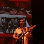 Levante Instagram - F I R E N Z E F U T U R A Quel teatro lì per me significa tante cose, da ieri altre ancora. Che meraviglia, che gioia, che stupore. Grazie alla musica che ci fa stare così. Grazie dell’amore Firenze. Grazie alla splendida @veronica___l della @rappresentantelista per la bellezza della sua voce e la generosità d’animo. Tanto amore a te sorella! Stasera si vola insieme a Bologna. Ps. Lo so, ho un bellissimo collo dell’utero! Sempre accanto. L. 📸 @is.iside #operafuturatour