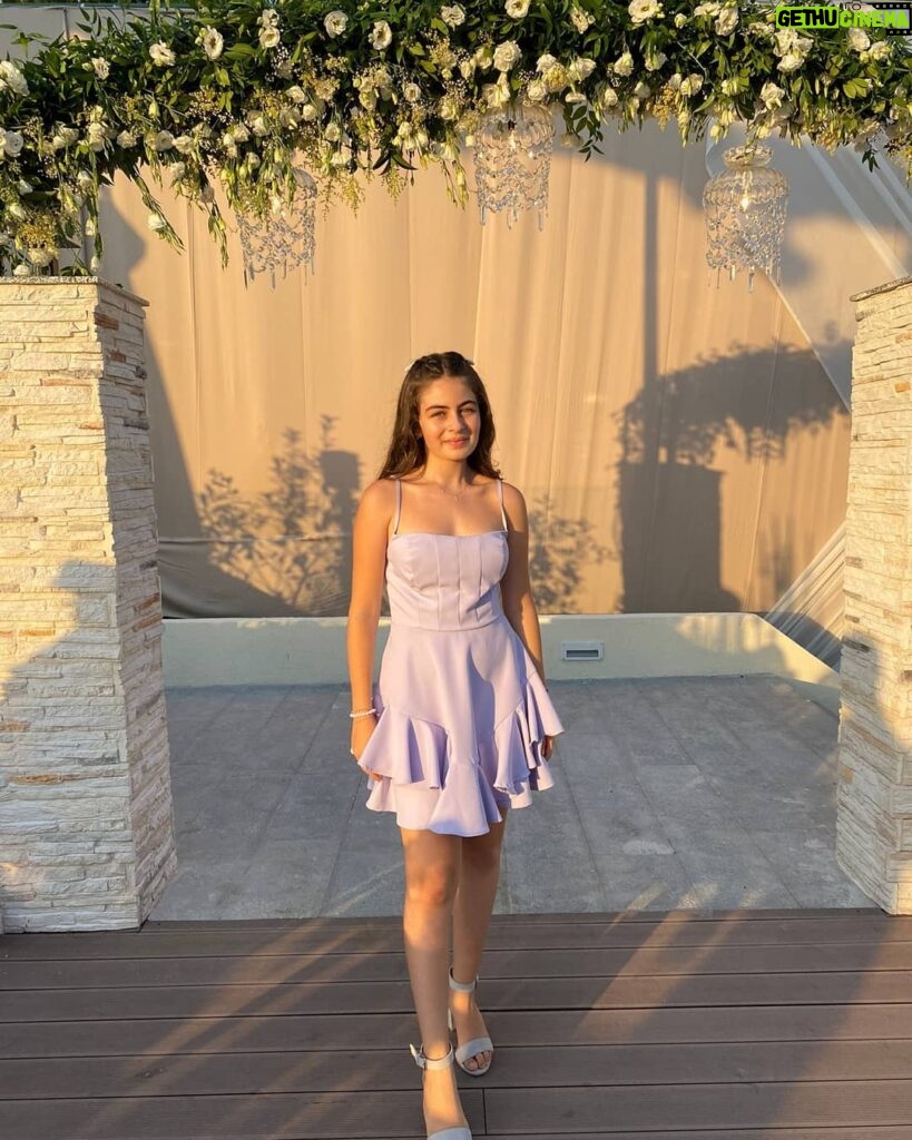Leya Kırşan Instagram - Canım kuzenimin düğününden 💐 Yelda&Can mutluluklar 🙏💕