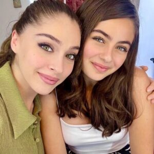 Leya Kırşan Instagram - Çok özlediysek set ziyareti ❤️