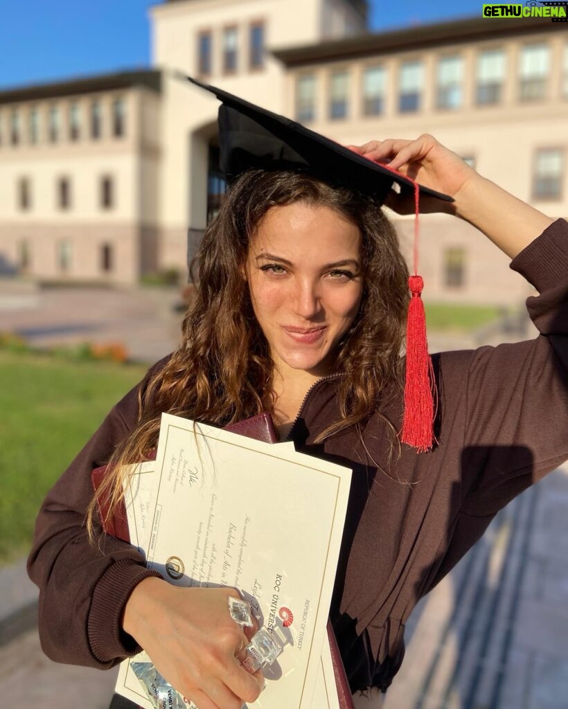 Leyla Tanlar Instagram - Best 4 years of my life and all that, but can I take a nap now? Class of 2020, no ceremony because of corona? Grab your brother’s cap and celebrate it anyway! 🎓♥️