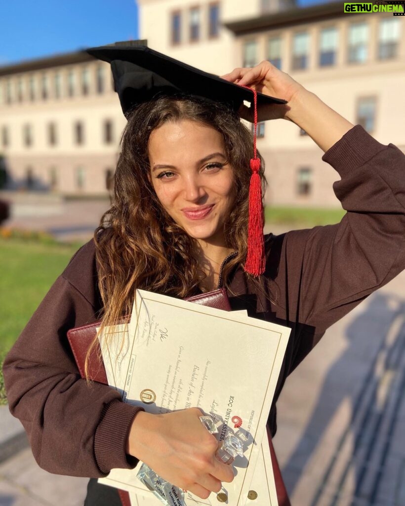 Leyla Tanlar Instagram - Best 4 years of my life and all that, but can I take a nap now? Class of 2020, no ceremony because of corona? Grab your brother’s cap and celebrate it anyway! 🎓♥️