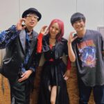 LiSA Instagram - バラエティー豊かなアーティストさんと、最初から最後まで楽しめる順応性と今日を楽しむ天才だらけの6時間。転換中もライブ後も音楽もトークも盛りだくさんの6時間。ステージとフロアとトーク席と楽屋を永遠に走り回ってあっという間の6時間でした。贅沢すぎる6時間！みなみなさまのお力で出来た　#ROOMICFES でした😭❤️主催の中京テレビ様、#ROOMIC スタッフのみなさん、MC古坂さん、たむたむ、出演者のみなさん、そしてフロアのあなた！ほんんんっとうにお疲れ様でした！&ほんんっとうにありがとうございましたっ🏠感想言い足りないーー！！またぜーったいやろうね！🎸🎙️ 今夜はみんなみんないい夢みてくださいっ😴🏠👏