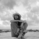 Liberta Spahiu Instagram - Dikur diku, e rame n’zall ☺️