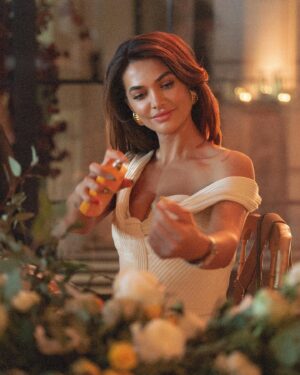 Liberta Spahiu Instagram - Parfumi me i ri nga @parfumsdemarly ‘Perseus’ 🧡 e gjeni ne @maisondeparfum_prishtina ne #albimall & #prmall 
A kesi lloj zonjash si na nuk gjeni askund 😂🫶🏻