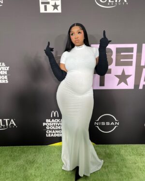 LightSkinKeisha Instagram - 🤍 Balenciaga Zown 🤍