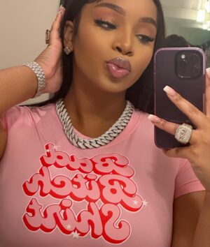 LightSkinKeisha Instagram - lol try it 🤷🏽‍♀️

Shirt/ Thong: @originalbaddieclub 💕