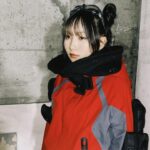 Lilas Ikuta Instagram - ano feat.幾田りら「絶絶絶絶対聖域」 Music Video 皆さん観てくれましたか？🛸 人類の生存を懸けたバトルロワイヤル🎮 りらスナイパー🔫ということで、Military action adviserの方にご指導いただきながら、初めてのガンアクションにも挑戦しました🗯 サブマシンガンをぶっ放しながら駆け回るあのちゃんさすがに格好良い🎧 最後の二人らしい結末に、胸いっぱいです。 皆さま隅々までチェックして楽しんでみてください☺︎