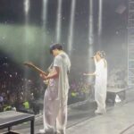 Lilas Ikuta Instagram - Wow! Amazing singing voice🥹 In Jakarta🤍 POP OUTツアーでみんなの声を聴けるのが楽しみ😌✨ 袖から撮ってもらってる動画は会場の反響で音がずれちゃってて聴きづらくてごめんよ🙏🏻