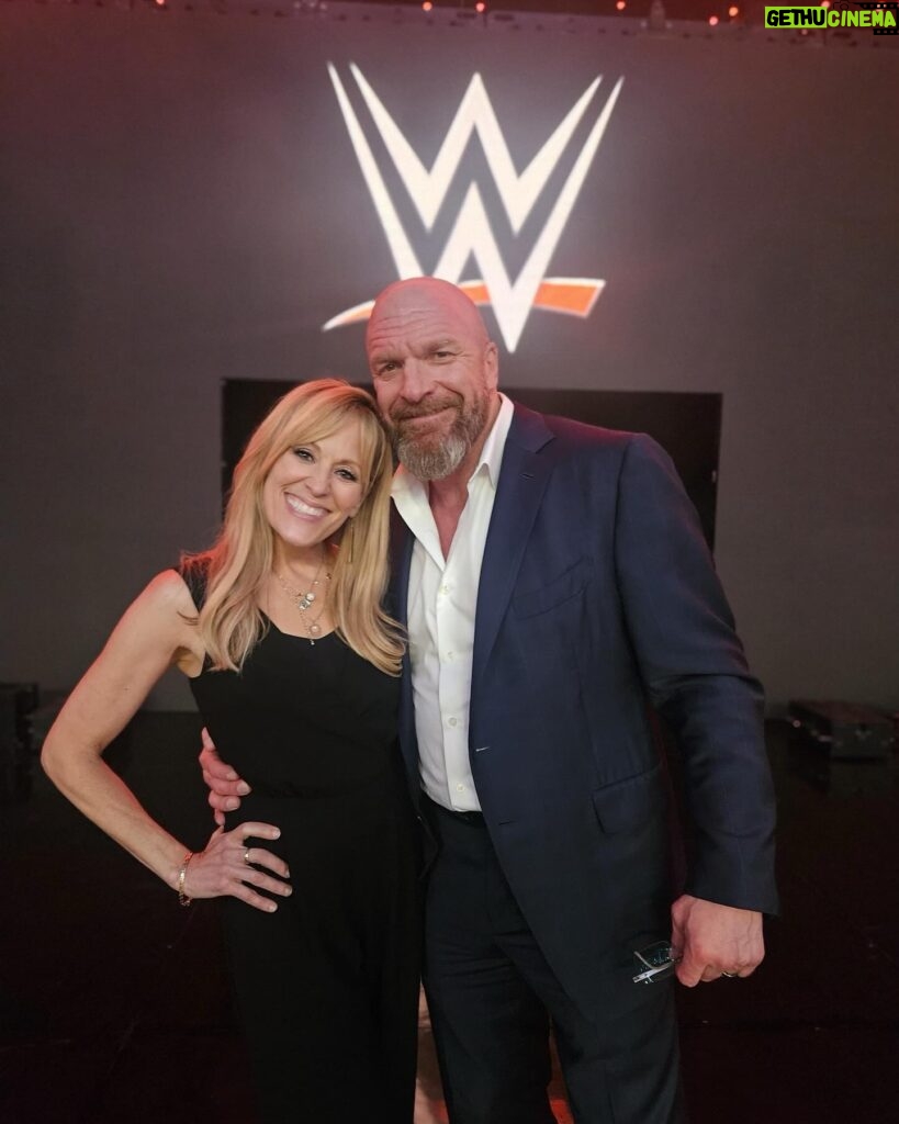 Lilián García Instagram - This past Monday would not have happened without this man, @tripleh !! Thank you Paul. 😊 . . #wwe #mondaynightraw
