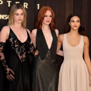 Lili Reinhart Instagram - feeling so incredibly lucky to have my girls through every chapter of life. the strangers premieres only in theaters may 17th!!!!! 🩶🩶