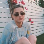 Lili Reinhart Instagram - Grassy bottoms 🥸
