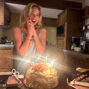 Lilia Buckingham Instagram - The desert!!!!💞💞💞drink responsibly!