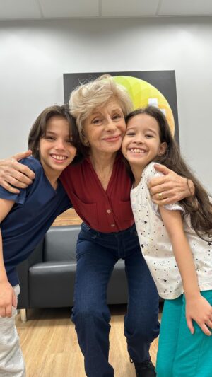 Lilian Blanc Instagram - Eita ????? Chilique, Fedê e Dona Branca juntos??😧😧

#ainfanciaderomeuejulieta #atores #novela #sbt #primevideo