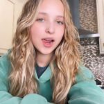 Lilliana Ketchman Instagram - what to eat wednesday!! 🤍
