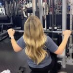 Lilliana Ketchman Instagram - fit friday 🫶 . . Back and chest day! Back: Seated Cable Rows, Lat Pulldowns, and Reverse Flyes (all 4 sets of 15). Chest: Bench press, Incline Bench Press, and Decline Bench Press (all 4 sets of 15). . #lillyk #gym #dance #fitfriday #chest #back #chestday #backday #benchpress