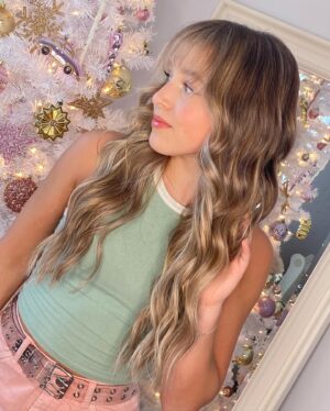 Lilliana Ketchman Instagram - snip snip ✂️ 
•
• @hair.by.thao slayed this look! I  found her in my hometown and she is incredible! 💕
•
•
#lillyk #hair #haircut #newlook #bangs #snipsnip
