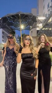 Lilliana Ketchman Instagram - wait for the end 😭 . . . . #lillyk #masquerade #event #transition #reels #backtoblack