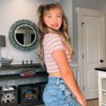 Lilliana Ketchman Instagram - comment all pink emojis!! 💕💗💖 . . . . #lillyk #dance #reels #fun