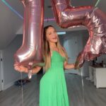 Lilliana Ketchman Instagram - IT’S MY BIRTHDAYYY 🎂 #15 . . P.S. I took these pics in 5 seconds because my balloon started deflating 😭 . . #lillyk #fun #birthday #15yearsold #mybirthday #bday