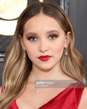Lilliana Ketchman Instagram - guys I went to the GRAMMYS! WHAT?? such a surreal moment. swipe to see my full dress 🤭
.
.
. thanks so much @modaglamboutique for the dress, @saxon for the jewelry, and @lashbatz for making my eyes pop all night!! 💜
.
#lillyk #Grammys #gettyimages