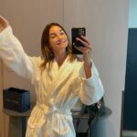 Lily Aldridge Instagram – One of my favorite perks of my job is getting to travel the world and stay in beautiful hotels and I wanted to share with you 🫶 This is one of my favorite hotels @fsnydowntown & they hooked me up with a gorgeous suite for my stay 🤍 What hotels would you like to see tours of? What part of hotel rooms are your favorite? Hope you enjoy my First room to video inspired by @evachen212 🥰
