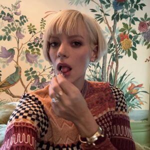 Lily Allen Thumbnail - 66.4K Likes - Most Liked Instagram Photos