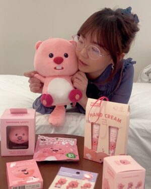 Lily Ki Instagram - ppl kept tagging me on that one meme and then i found out it’s a popular children’s show character in korea so of course i have to buy all the merch i can find of it and completely assimilate into my new personality