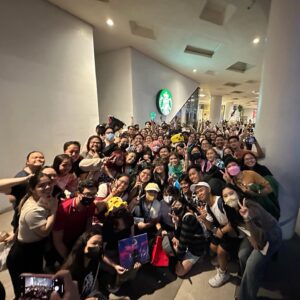 Lily Ki Instagram - Ty Philippines for being awesome. :D Salamat PO!! (I just learned that). The last picture was our disguise to the mall it worked so well.