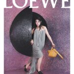 Lim Ji-yeon Instagram – LOEWE Spring Summer 2024 women’s campaign featuring our new Brand Ambassador Lim Ji-Yeon with the Hammock bag and a still life of the Squeeze bag.

Photography David Sims
Creative direction Jonathan Anderson
Styling Benjamin Bruno
Hair Jinhee Lim
Make up Soye Lee
Nails Ama Quashie
Production Holmes Production
Set design Poppy Bartlett

See the campaign on loewe.com 

#LOEWE
#LOEWESS24