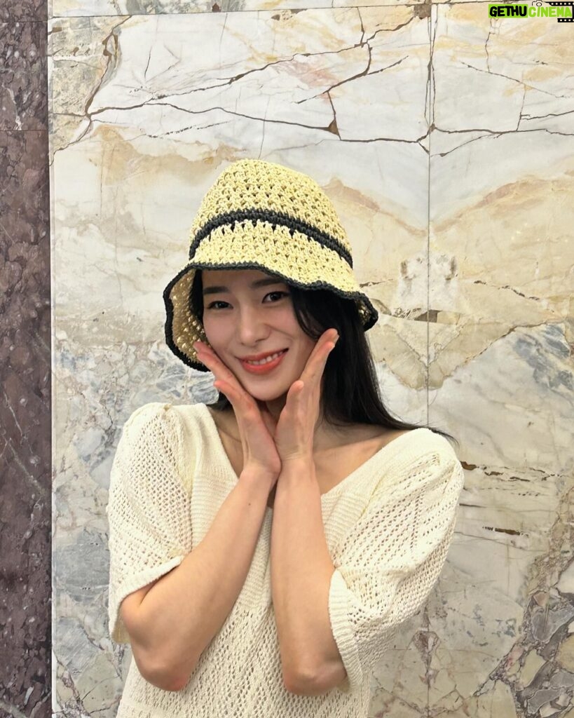 Lim Ji-yeon Instagram - SISLEY