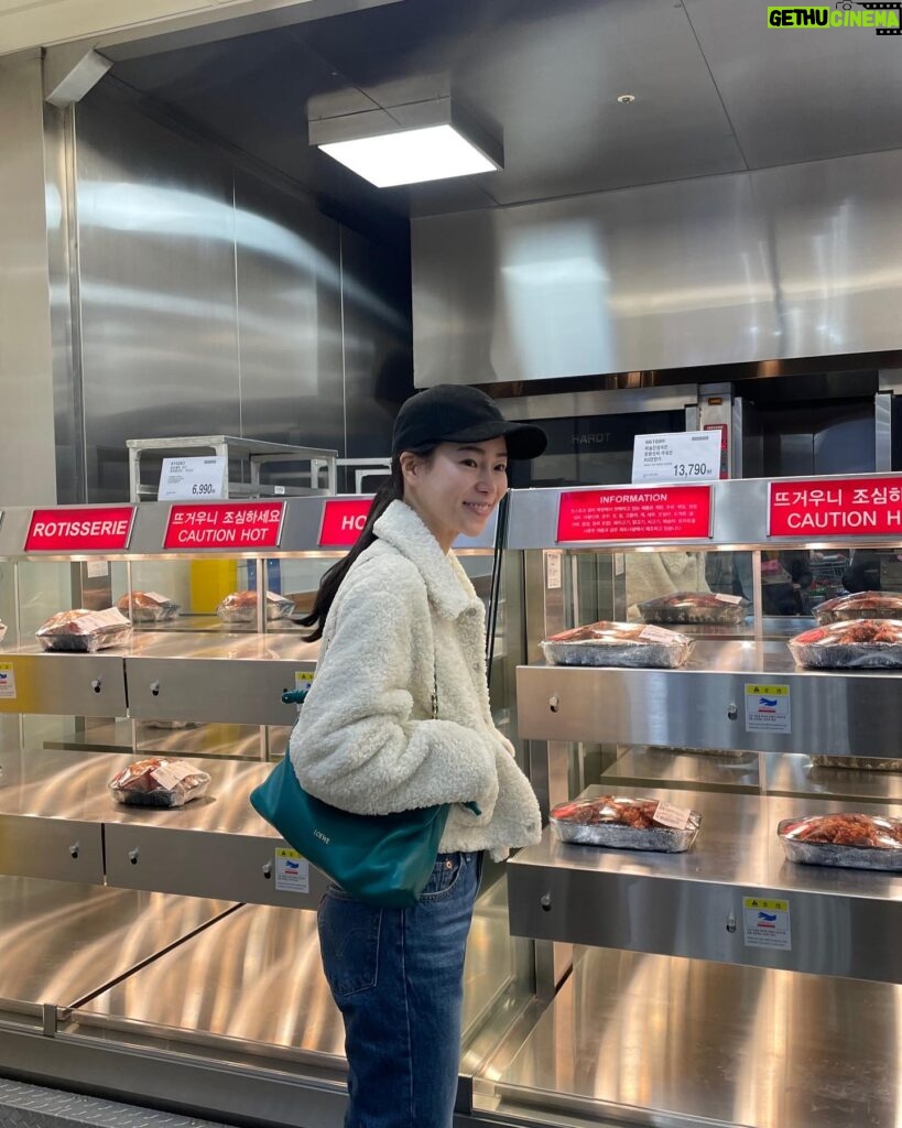 Lim Ji-yeon Instagram - 코코식재료쓸어담기 먹는거살때가젤행복하다