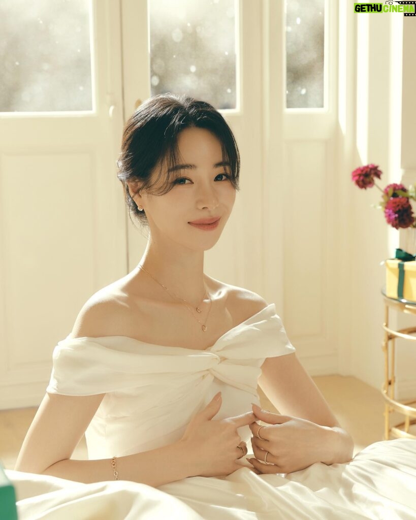Lim Ji-yeon Instagram - ⭐️🌺 RoseeDor #로제도르