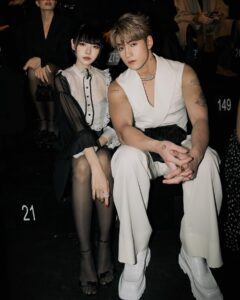 Lin Min-Chen Instagram - Meow Meow原本要去非洲 不小心去到了Milan 遇見了MarkGor 然後一起看了一場精彩絕倫的 @dolcegabbana Fashion Show❤️ #DolceGabbana #DGSS24 #DGFW24 #DGFamily