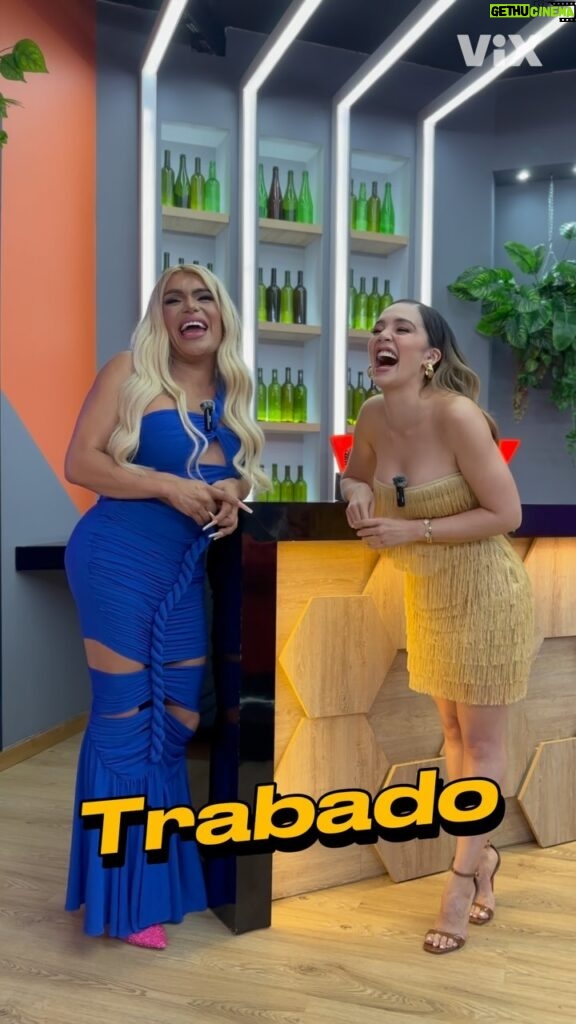 Lina Tejeiro Instagram - Palabras Colombianas 🇨🇴 VS Palabras Mexicanas 🇲🇽 Estuvimos en un juego de palabras con @soywendyguevaraoficial y @linatejeiro en el set de #ViX 🧡 ¿Conocías estas palabras y su significado?😱 Suscríbete a #ViXPremium 🧡 y no te pierdas el contenido exclusivo, sin ediciones y en tiempo real aquí #LaCasaDeLosFamososCol 🇨🇴